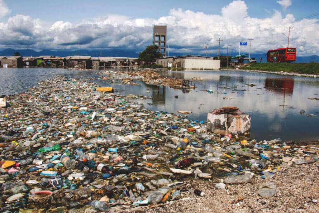 principales residuos contaminantes del agua
